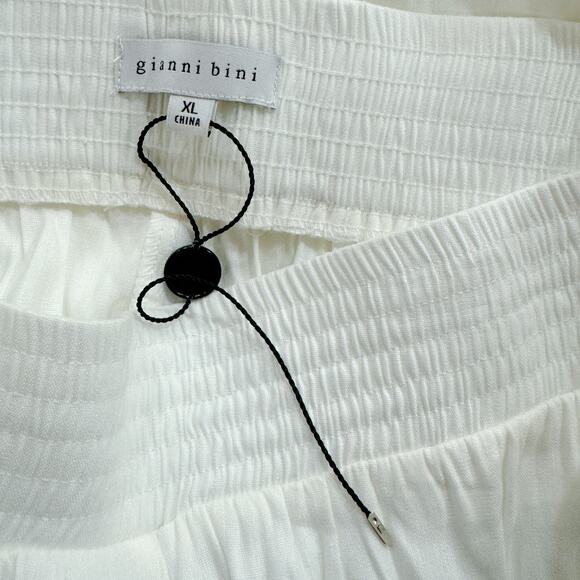 Gianni Bini Smocked Linen Blend Elastic Waist Pull On Shorts White Beach XL NWT - Picture 7 of 7